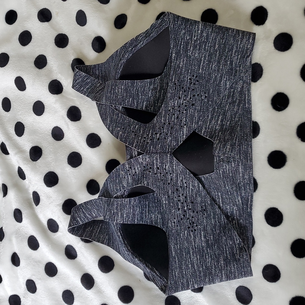 Victoria's Secret Padded Sports Bra - Picture 5 of 10